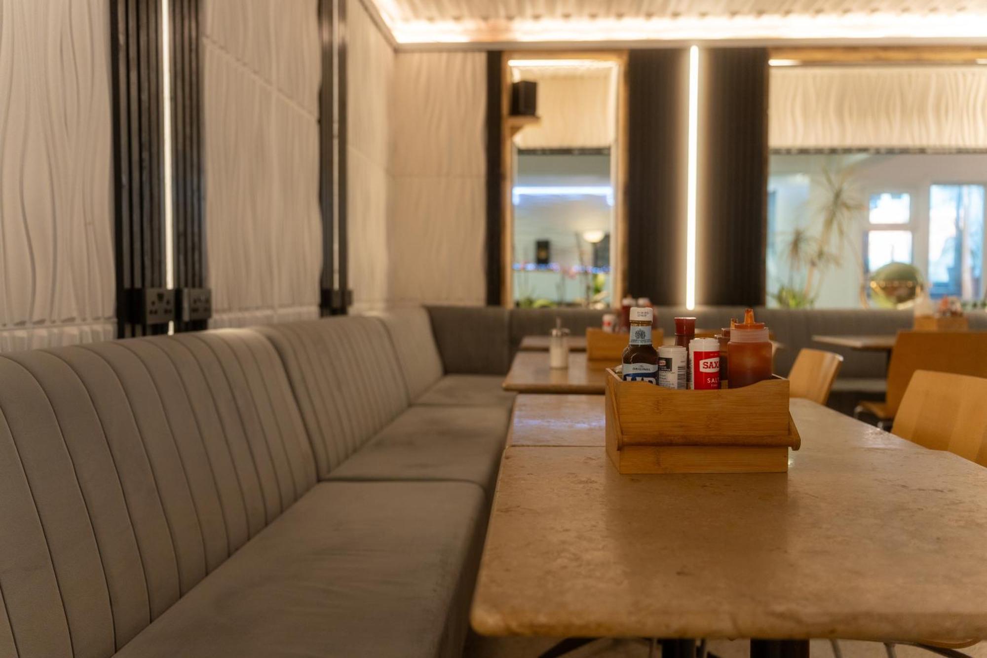 Abbey Point Hotel Wembley Ngoại thất bức ảnh